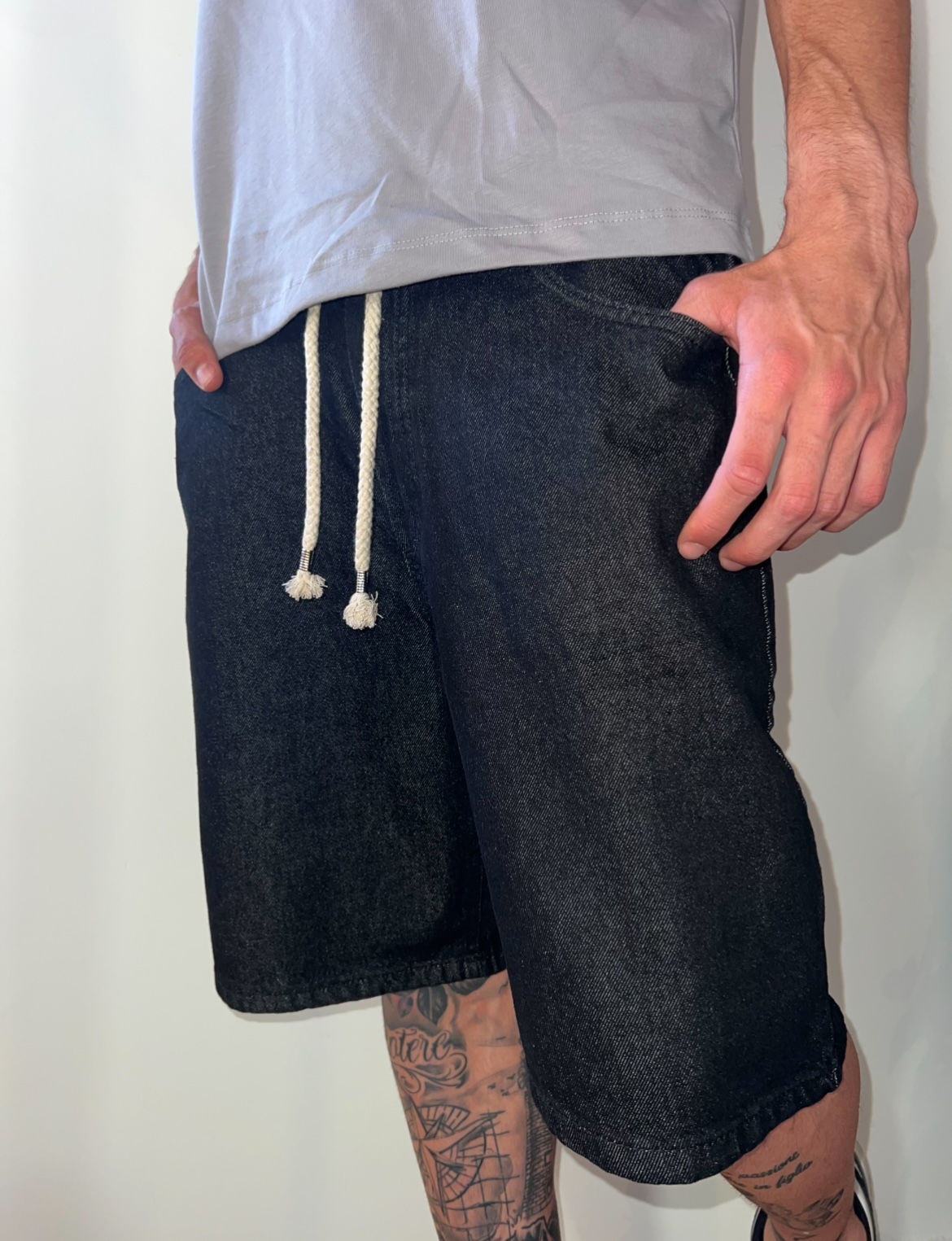 Pantaloncino jeans nero 2
