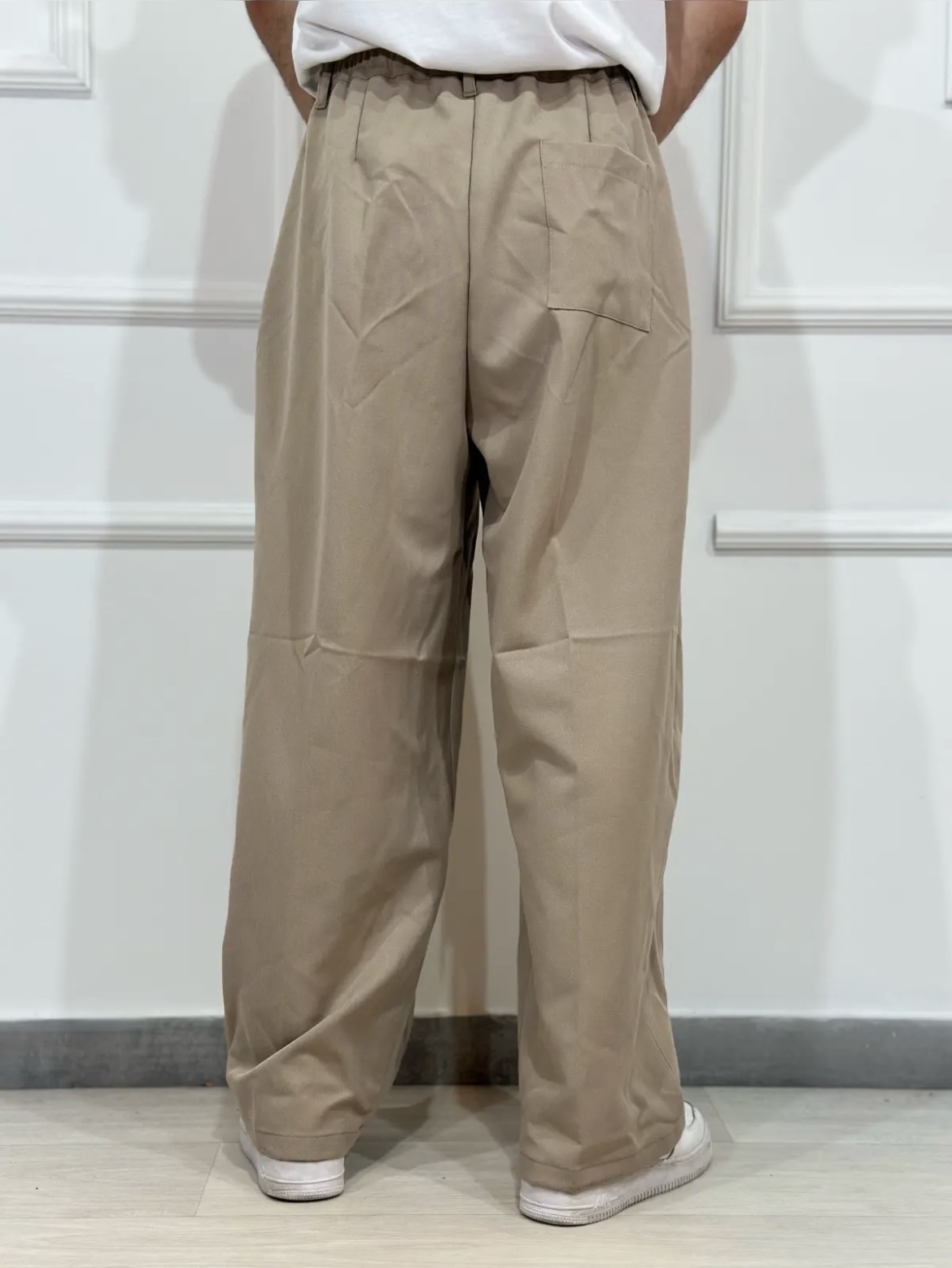 Pantalone Baggy Beige dietro